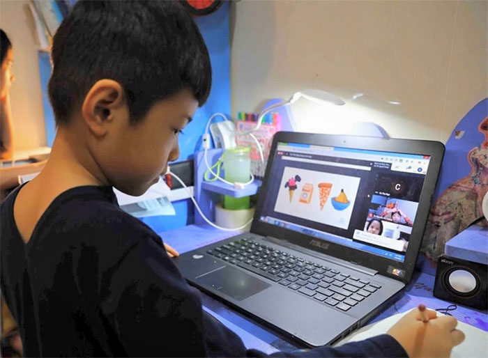 giúp trẻ nhỏ học online tại nhà được hiệu quả